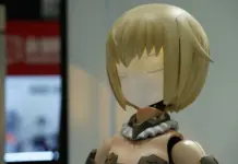 Cutieroid Gorai Comes to Life: 18 Motion Poses, 8-Minute New Voice, Projection-Mapped Faces